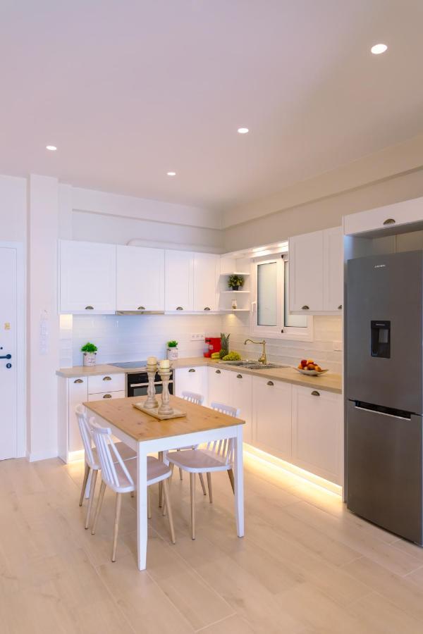 Harmony Suite In The Center Of Kalamata Exterior photo