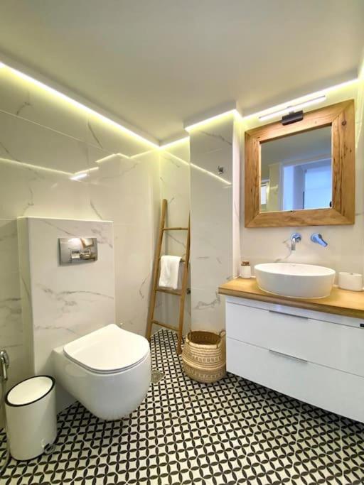 Harmony Suite In The Center Of Kalamata Exterior photo